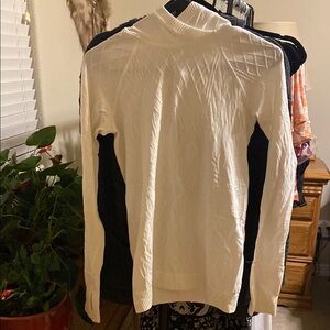Lululemon Athletica White Swiftly Long Sleeve.